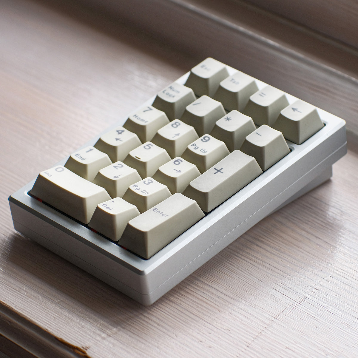 Merisi Delli キーボード Numpad_Top_Square_JPG_1200x120